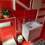 Проживание в семье A Red Door Сараево