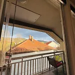 Проживание в семье A Red Door Сараево